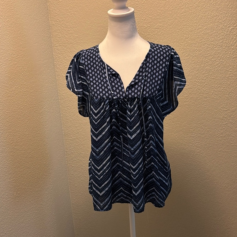 Gap short sleeve top. Size medium